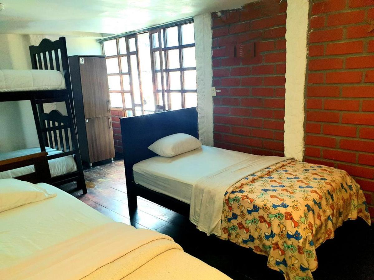 Hostal Inti Raymi Backpackers Баньос Экстерьер фото